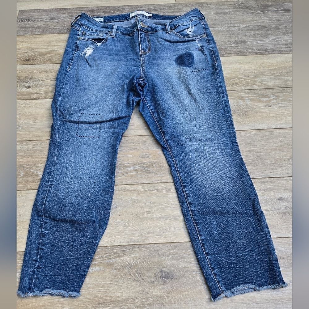Torrid ankle skinny jeans plus size 18 super stretchy heart in the wash